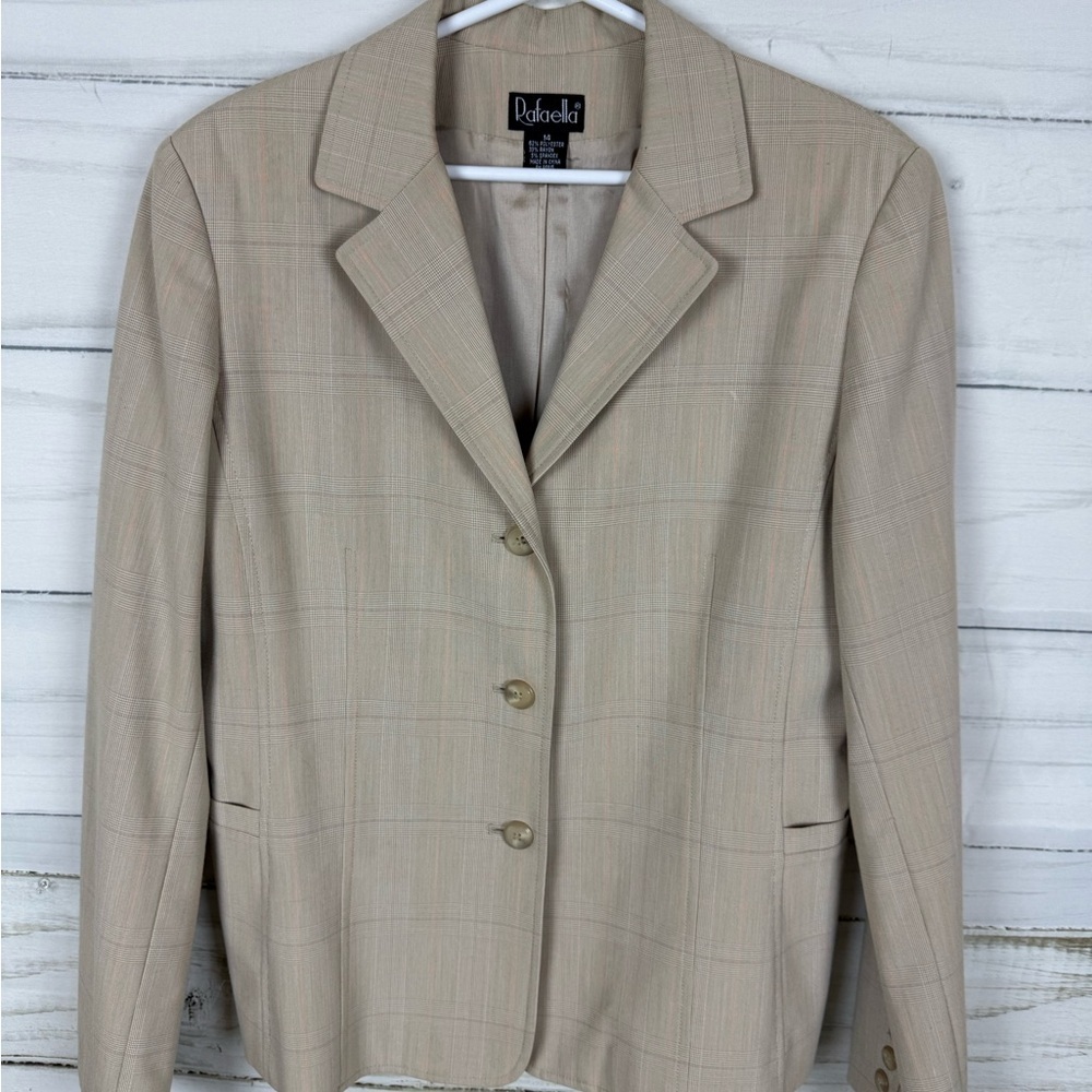 Rafaella Tan Blazer with Textured Wool Blend and Professional Cut - Picture 1 of 4